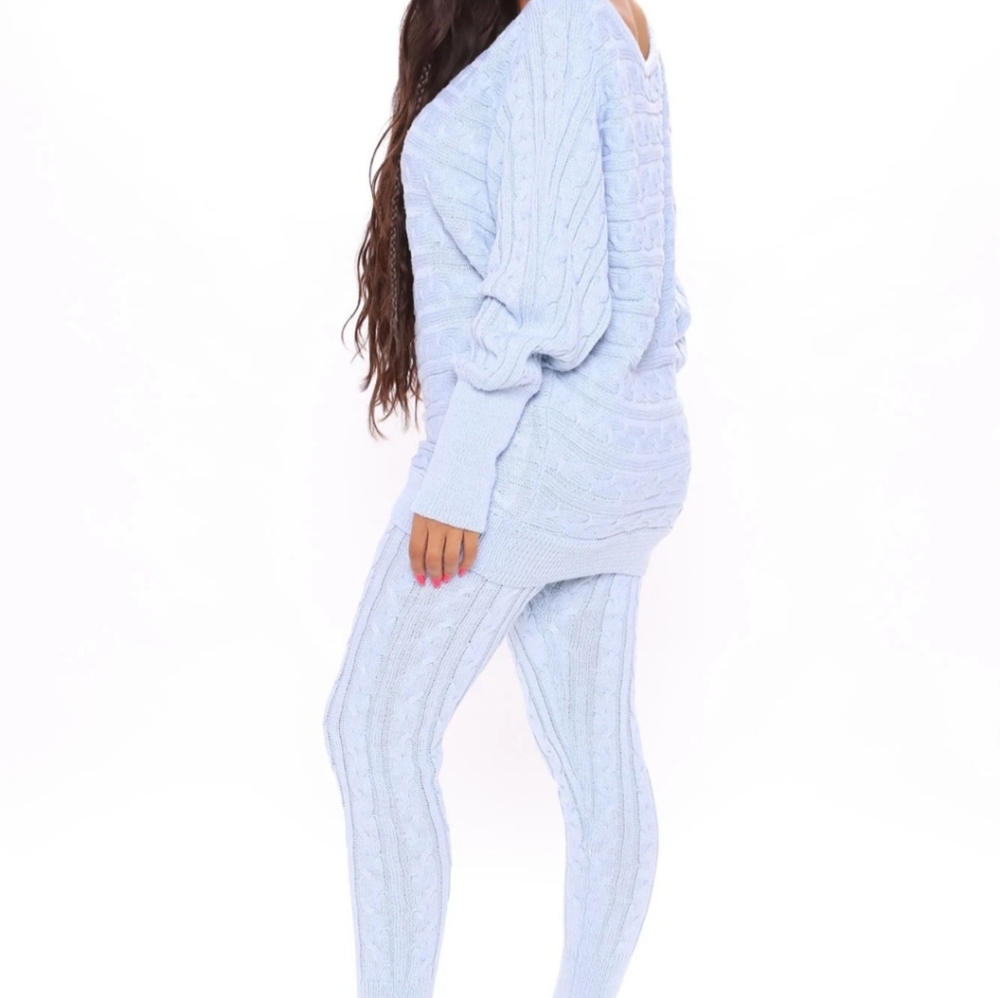 ⚡️Fashion Nova sweater set - Picture 10 of 16